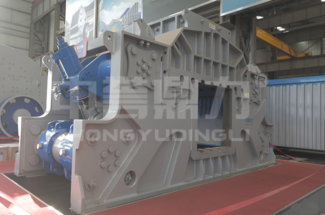 臥式旋回破碎機