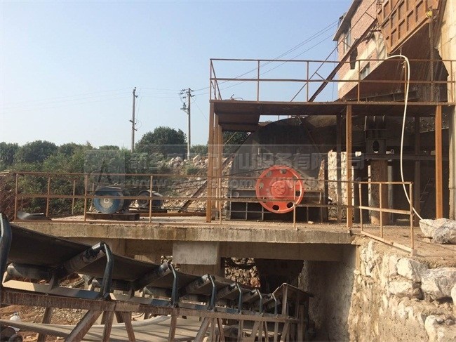 修復河南錘式破碎機篦板損壞的方法