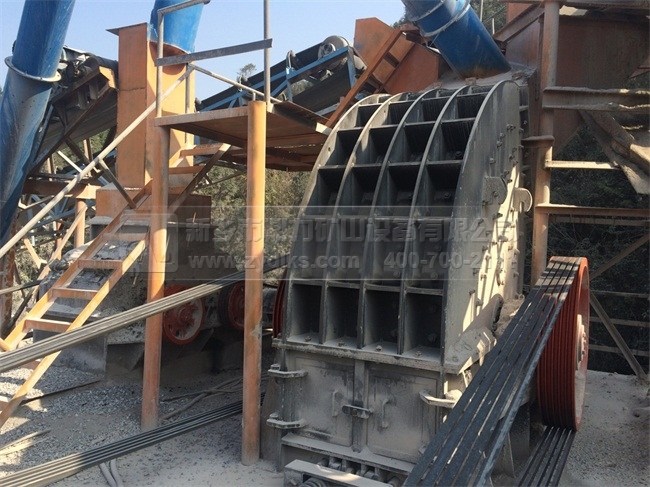 破碎機在建筑工業廢棄物的再利用和加工中起著重要的作用