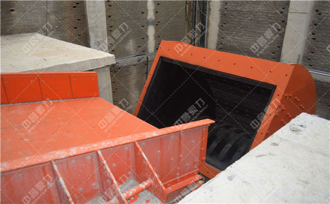 砂石骨料生產線設備--給料系統