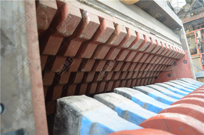 �S���O(sh��)��ĸ��M(j��n)���҂����Դ���ʯ���Nʽ����C(j��)�������ϝ�ȵĽ��֡�